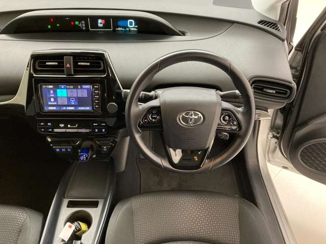 プリウス1.8 S