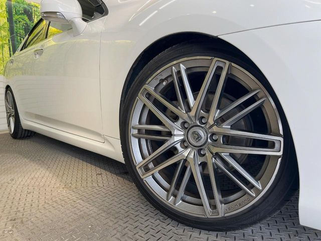 �y�ЊO19�C���`�A���~�z�C�[���z�O�ςɃ}�b�`�����A���~�z�C�[���𑕒����Ă���܂��B�e��A���~�z�C�[����A�X�^�b�h���X�^�C�����戵�����Ă���܂��B���񂲑��k����������