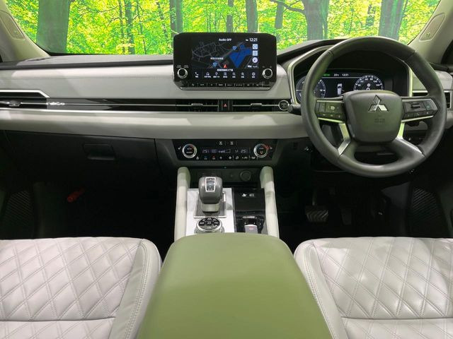 アウトランダーPHEV 2.4 P 4WD