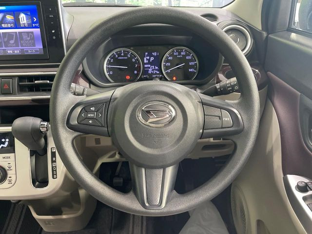 �y�X�e�A�����O�X�C�b�`�z�^�]���A�O������ڐ������炷���ƂȂ��A�I�[�f�B�I���̑��삪�\�ȕ֗��@�\!���S&���K�ȃh���C�u�����o���Ă���܂���