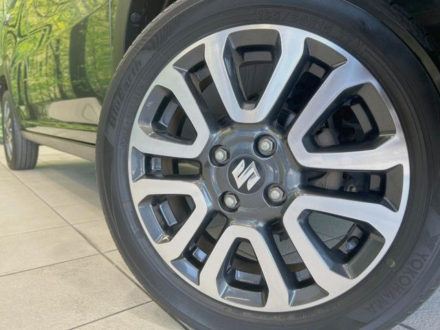 �y����15�C���`�A���~�z�C�[���z�O�ςɃ}�b�`���������A���~�z�C�[���𑕒����Ă���܂��B�e��ЊO�A���~�z�C�[����A�X�^�b�h���X�^�C�����戵�����Ă���܂��B���񂲑��k����������