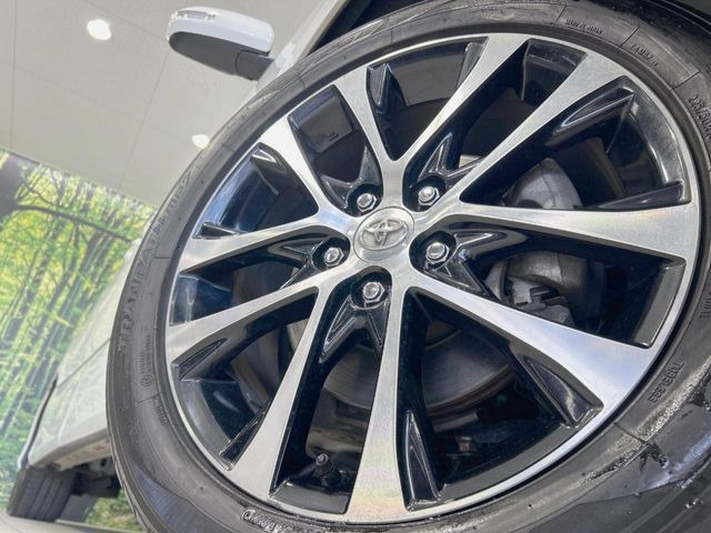 �y����18�C���`�A���~�z�C�[���z�O�ςɃ}�b�`���������A���~�z�C�[���𑕒����Ă���܂��B�e��ЊO�A���~�z�C�[����A�X�^�b�h���X�^�C�����戵�����Ă���܂��B���񂲑��k����������