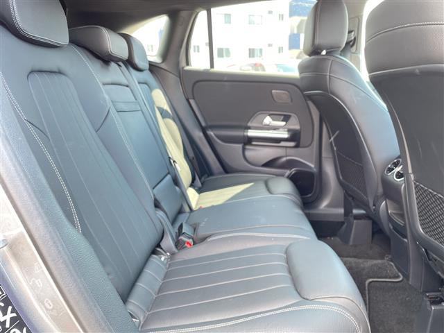 GLAクラスGLA200d 4マチック 4WD