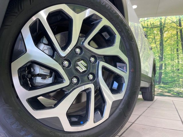 �y����16�C���`�A���~�z�C�[���z�O�ςɃ}�b�`���������A���~�z�C�[���𑕒����Ă���܂��B�e��ЊO�A���~�z�C�[����A�X�^�b�h���X�^�C�����戵�����Ă���܂��B���񂲑��k����������
