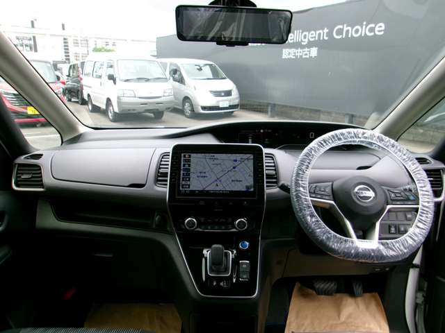セレナ1.2 e-POWER ハイウェイスターV