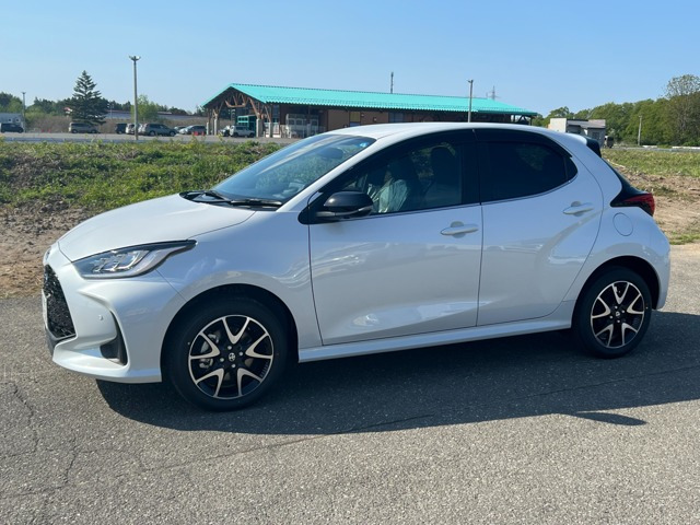 ヤリス1.5 ハイブリッド Z E-Four 4WD
