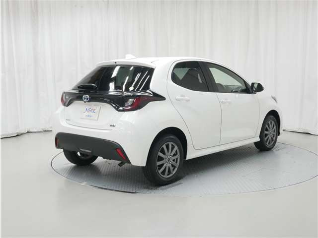 ヤリス1.5 ハイブリッド X E-Four 4WD