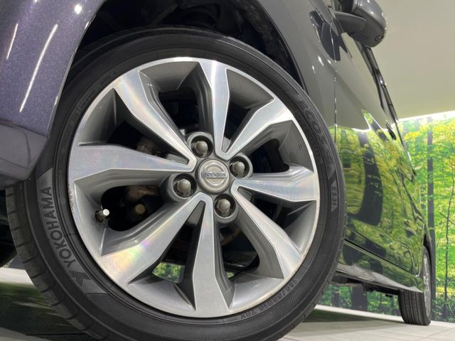 �y����15�C���`�A���~�z�C�[���z�O�ςɃ}�b�`���������A���~�z�C�[���𑕒����Ă���܂��B�e��ЊO�A���~�z�C�[����A�X�^�b�h���X�^�C�����戵�����Ă���܂��B���񂲑��k����������
