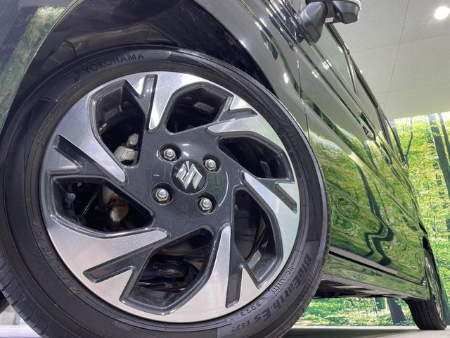 �y����15�C���`�A���~�z�C�[���z�O�ςɃ}�b�`���������A���~�z�C�[���𑕒����Ă���܂��B�e��ЊO�A���~�z�C�[����A�X�^�b�h���X�^�C�����戵�����Ă���܂��B���񂲑��k����������