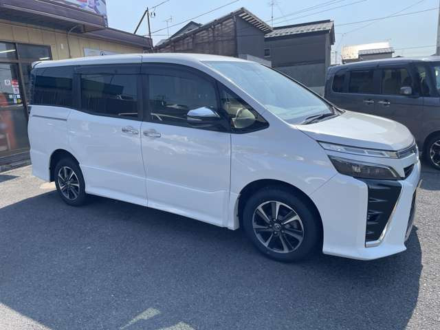 ヴォクシー2.0 ZS 煌II 4WD