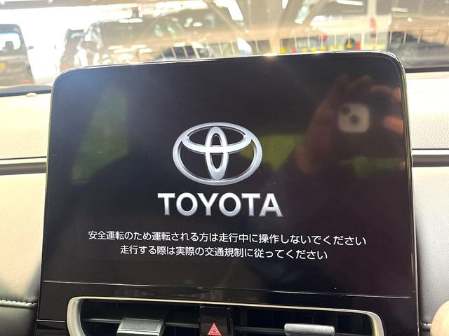 �y10.5�C���` �f�B�X�v���C�I�[�f�B�I�z���ʂ̃f�B�X�v���C��AppleCarPlay��AndroidAuto�����p�\�B�傫�ȉ�ʂŃX�}�z�i�r�A�v���������p���������܂���