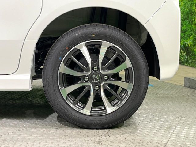 �y����14�C���`�A���~�z�C�[���z�O�ςɃ}�b�`���������A���~�z�C�[���𑕒����Ă���܂��B�e��ЊO�A���~�z�C�[����A�X�^�b�h���X�^�C�����戵�����Ă���܂��B���񂲑��k����������