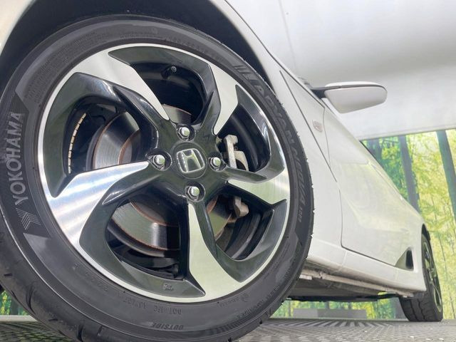 �y�����A���~�z�C�[���z�O�ςɃ}�b�`���������A���~�z�C�[���𑕒����Ă���܂��B�e��ЊO�A���~�z�C�[����A�X�^�b�h���X�^�C�����戵�����Ă���܂��B���񂲑��k����������
