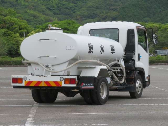 フォワード散水車