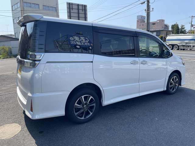 ヴォクシー2.0 ZS 煌II 4WD