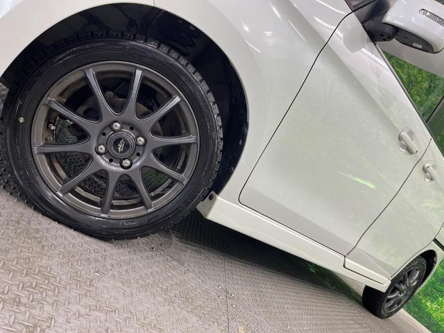 �y15�C���`�A���~�z�C�[���z�O�ςɃ}�b�`�����A���~�z�C�[���𑕒����Ă���܂��B�e��A���~�z�C�[����A�X�^�b�h���X�^�C�����戵�����Ă���܂��B���񂲑��k����������