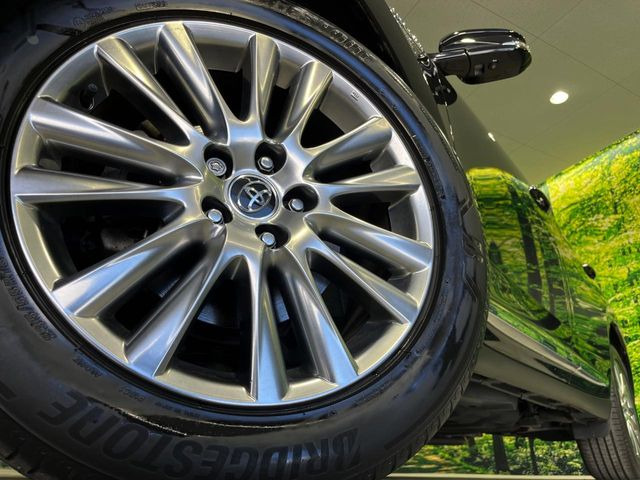 �y����18�C���`�A���~�z�C�[���z�O�ςɃ}�b�`���������A���~�z�C�[���𑕒����Ă���܂��B�e��ЊO�A���~�z�C�[����A�X�^�b�h���X�^�C�����戵�����Ă���܂��B���񂲑��k����������