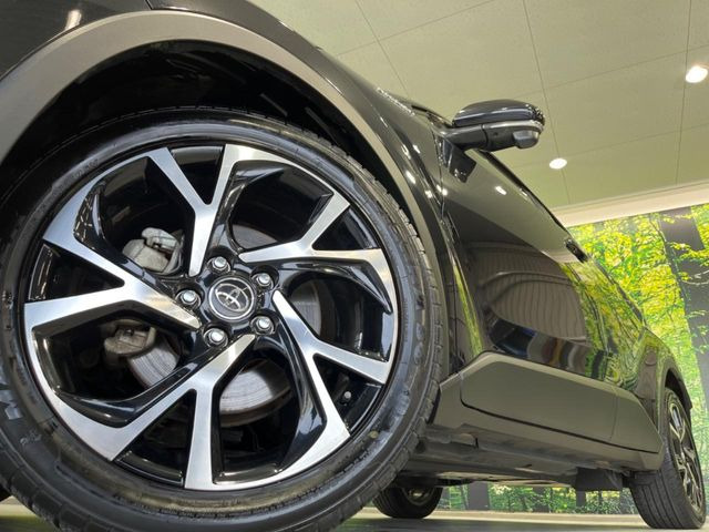 �y����18�C���`�A���~�z�C�[���z�O�ςɃ}�b�`���������A���~�z�C�[���𑕒����Ă���܂��B�e��ЊO�A���~�z�C�[����A�X�^�b�h���X�^�C�����戵�����Ă���܂��B���񂲑��k����������
