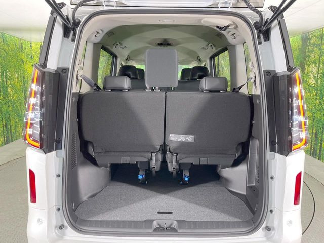 普段のお買い物や通勤、送迎等に十分な荷室スペースを確保しております。セカンドシートを倒すと、大きな荷物の積載も可能です♪