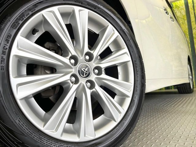 �y�����A���~�z�C�[���z�O�ςɃ}�b�`���������A���~�z�C�[���𑕒����Ă���܂��B�e��ЊO�A���~�z�C�[����A�X�^�b�h���X�^�C�����戵�����Ă���܂��B���񂲑��k����������