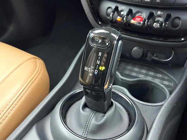 ��MT���[�h�t��AT:�ʏ�͎����ł����Ȃ���ϑ�(�M�A�`�F���W)���h���C�o�[�̑���ɂ���ĈӐ}�I�ɕς�����V�X�e���ł��B����w���i�̃h���C�u�����y���݂��������܂�!