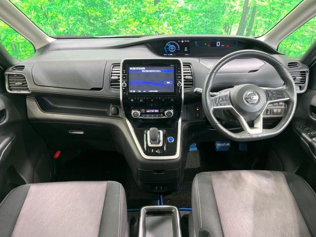 セレナ1.2 e-POWER ハイウェイスターV