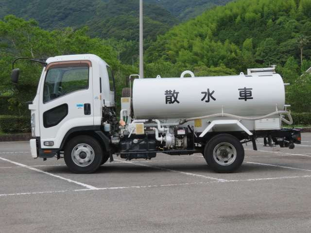 フォワード散水車