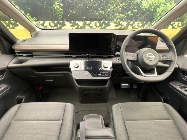 セレナ1.4 e-POWER ハイウェイスターV
