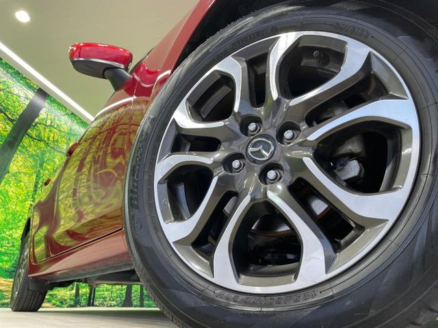 �y����16�C���`�A���~�z�C�[���z�O�ςɃ}�b�`���������A���~�z�C�[���𑕒����Ă���܂��B�e��ЊO�A���~�z�C�[����A�X�^�b�h���X�^�C�����戵�����Ă���܂��B���񂲑��k����������
