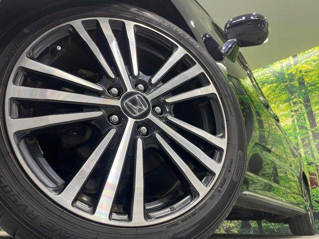 �y����18�C���`�A���~�z�C�[���z�O�ςɃ}�b�`���������A���~�z�C�[���𑕒����Ă���܂��B�e��ЊO�A���~�z�C�[����A�X�^�b�h���X�^�C�����戵�����Ă���܂��B���񂲑��k����������