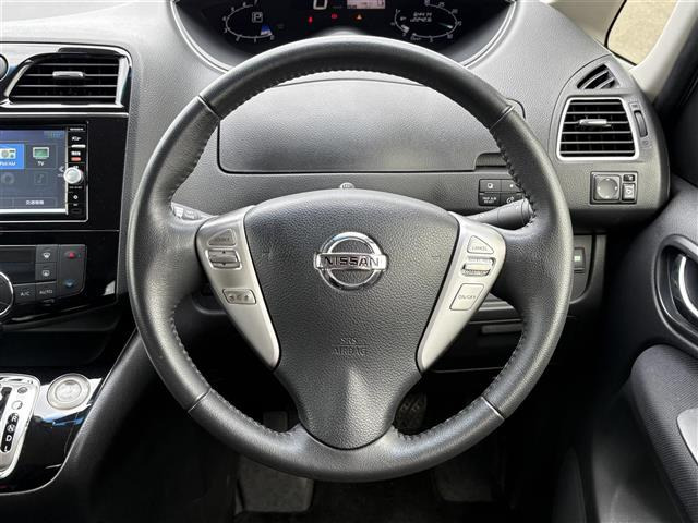 セレナ2.0 ハイウェイスター Vセレクション+Safety II S-HYBRID