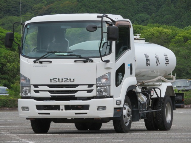 フォワード散水車