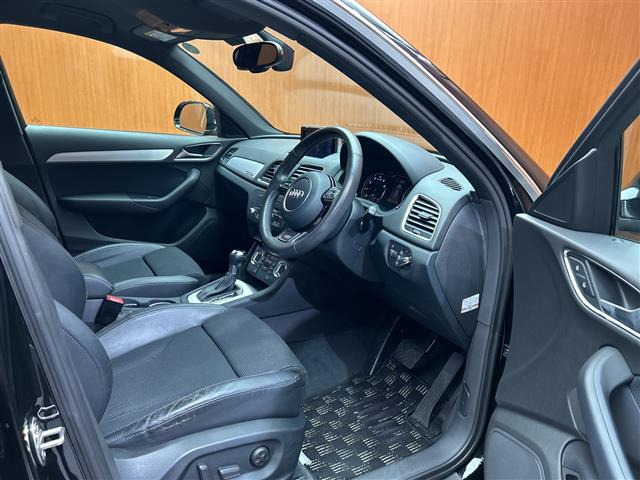 Q32.0 TFSI クワトロ 170PS Sラインパッケージ 4WD