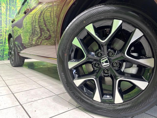 �y����18�C���`�A���~�z�C�[���z�O�ςɃ}�b�`���������A���~�z�C�[���𑕒����Ă���܂��B�e��ЊO�A���~�z�C�[����A�X�^�b�h���X�^�C�����戵�����Ă���܂��B���񂲑��k����������