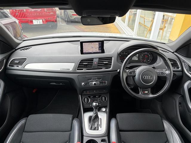 Q32.0 TFSI クワトロ 180PS Sラインパッケージ 4WD