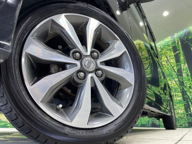 �y����15�C���`�A���~�z�C�[���z�O�ςɃ}�b�`���������A���~�z�C�[���𑕒����Ă���܂��B�e��ЊO�A���~�z�C�[����A�X�^�b�h���X�^�C�����戵�����Ă���܂��B���񂲑��k����������