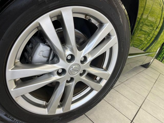 �y����18�C���`�A���~�z�C�[���z�O�ςɃ}�b�`���������A���~�z�C�[���𑕒����Ă���܂��B�e��ЊO�A���~�z�C�[����A�X�^�b�h���X�^�C�����戵�����Ă���܂��B���񂲑��k����������