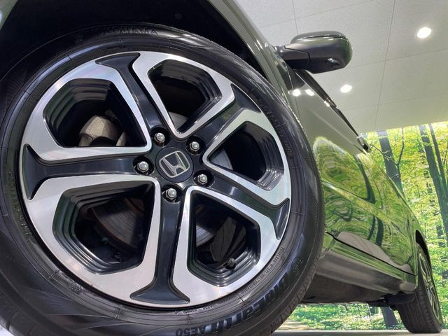 �y����17�C���`�A���~�z�C�[���z�O�ςɃ}�b�`���������A���~�z�C�[���𑕒����Ă���܂��B�e��ЊO�A���~�z�C�[����A�X�^�b�h���X�^�C�����戵�����Ă���܂��B���񂲑��k����������