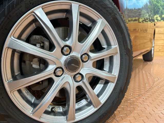 �y14�C���`�A���~�z�C�[���z�O�ςɃ}�b�`�����A���~�z�C�[���𑕒����Ă���܂��B�e��A���~�z�C�[����A�X�^�b�h���X�^�C�����戵�����Ă���܂��B���񂲑��k����������