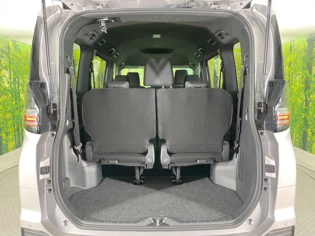 普段のお買い物や通勤、送迎等に十分な荷室スペースを確保しております。セカンドシートを倒すと、大きな荷物の積載も可能です♪