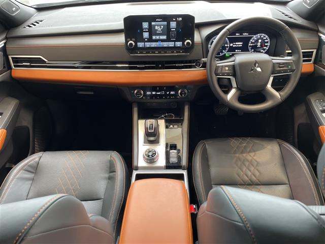 アウトランダーPHEV 2.4 P 4WD