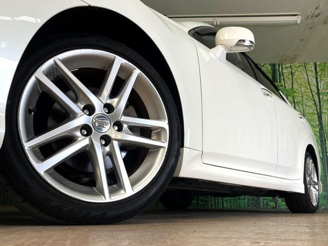 �y����18�C���`�A���~�z�C�[���z�O�ςɃ}�b�`���������A���~�z�C�[���𑕒����Ă���܂��B�e��ЊO�A���~�z�C�[����A�X�^�b�h���X�^�C�����戵�����Ă���܂��B���񂲑��k����������
