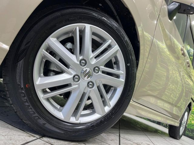�y����15�C���`�A���~�z�C�[���z�O�ςɃ}�b�`���������A���~�z�C�[���𑕒����Ă���܂��B�e��ЊO�A���~�z�C�[����A�X�^�b�h���X�^�C�����戵�����Ă���܂��B���񂲑��k����������