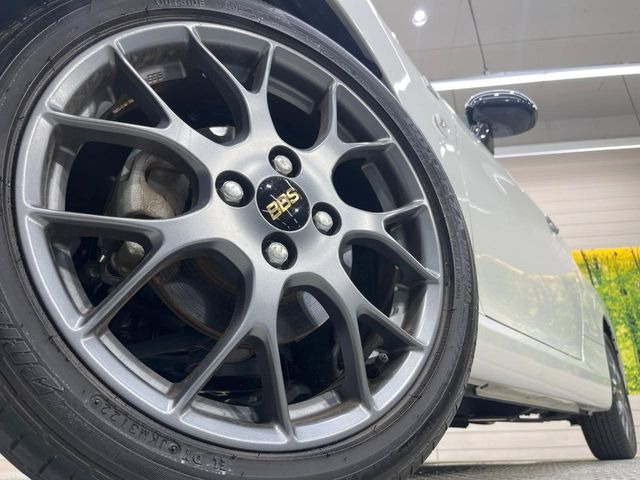 �y�����A���~�z�C�[���z�O�ςɃ}�b�`���������A���~�z�C�[���𑕒����Ă���܂��B�e��ЊO�A���~�z�C�[����A�X�^�b�h���X�^�C�����戵�����Ă���܂��B���񂲑��k����������