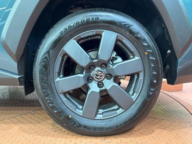 �y����18�C���`�A���~�z�C�[���z�O�ςɃ}�b�`���������A���~�z�C�[���𑕒����Ă���܂��B�e��ЊO�A���~�z�C�[����A�X�^�b�h���X�^�C�����戵�����Ă���܂��B���񂲑��k����������