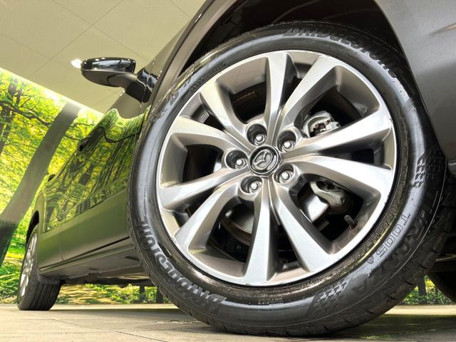 �y����18�C���`�A���~�z�C�[���z�O�ςɃ}�b�`���������A���~�z�C�[���𑕒����Ă���܂��B�e��ЊO�A���~�z�C�[����A�X�^�b�h���X�^�C�����戵�����Ă���܂��B���񂲑��k����������