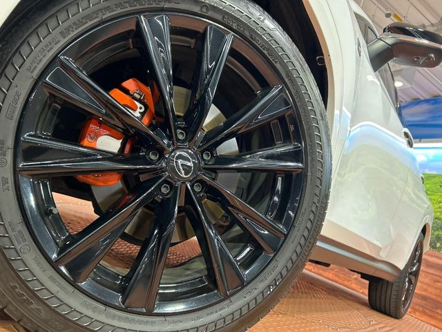 �y����20�C���`�A���~�z�C�[���z�O�ςɃ}�b�`���������A���~�z�C�[���𑕒����Ă���܂��B�e��ЊO�A���~�z�C�[����A�X�^�b�h���X�^�C�����戵�����Ă���܂��B���񂲑��k����������