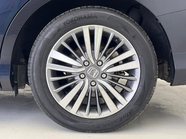 �y����17�C���`�A���~�z�C�[���z�O�ςɃ}�b�`���������A���~�z�C�[���𑕒����Ă���܂��B�e��ЊO�A���~�z�C�[����A�X�^�b�h���X�^�C�����戵�����Ă���܂��B���񂲑��k����������