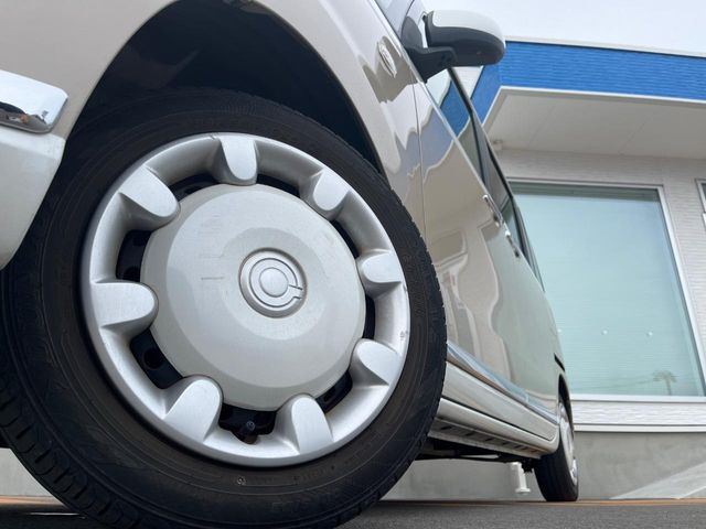 �y����14�C���`�A���~�z�C�[���z�O�ςɃ}�b�`���������A���~�z�C�[���𑕒����Ă���܂��B�e��ЊO�A���~�z�C�[����A�X�^�b�h���X�^�C�����戵�����Ă���܂��B���񂲑��k����������