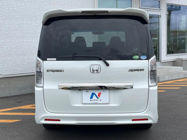 ホンダ ステップワゴン 2.0 スパーダ Z クールスピリット インターナビ